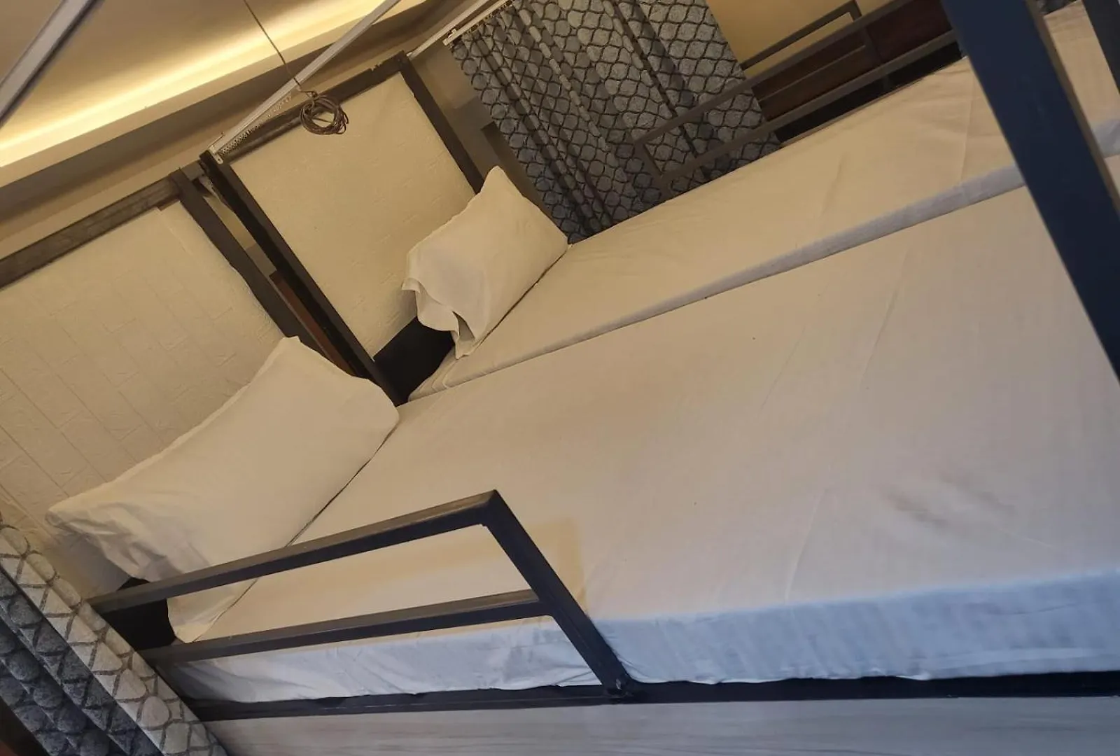 ורנאסי Western Stay בית אירוח